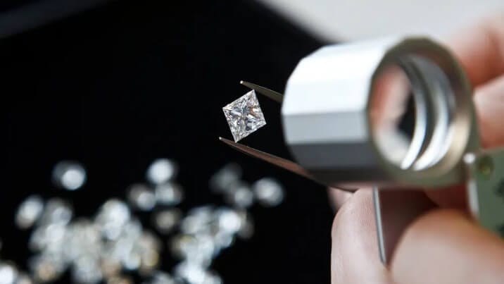 laboratory-moissanite